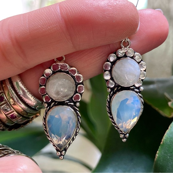 925 sterling silver Overlay moonstones & iridescent opalite dangly boho earrings - Picture 3 of 12